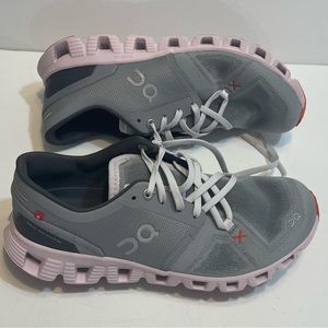 Womens ON CLOUD X3  Shoes Size 8.5 🎁🎁🎈
